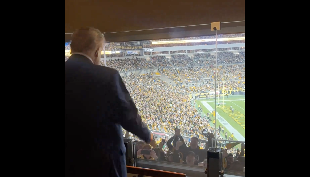 Watch: Stadium Erupts as Trump Arrives for 'Sunday Night Football'