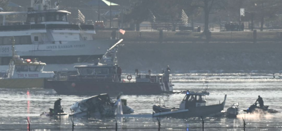 Updates: Horror Over DC - Black Hawk Helicopter, Passenger Jet Collide - Bodies in Potomac - Prayer Needed